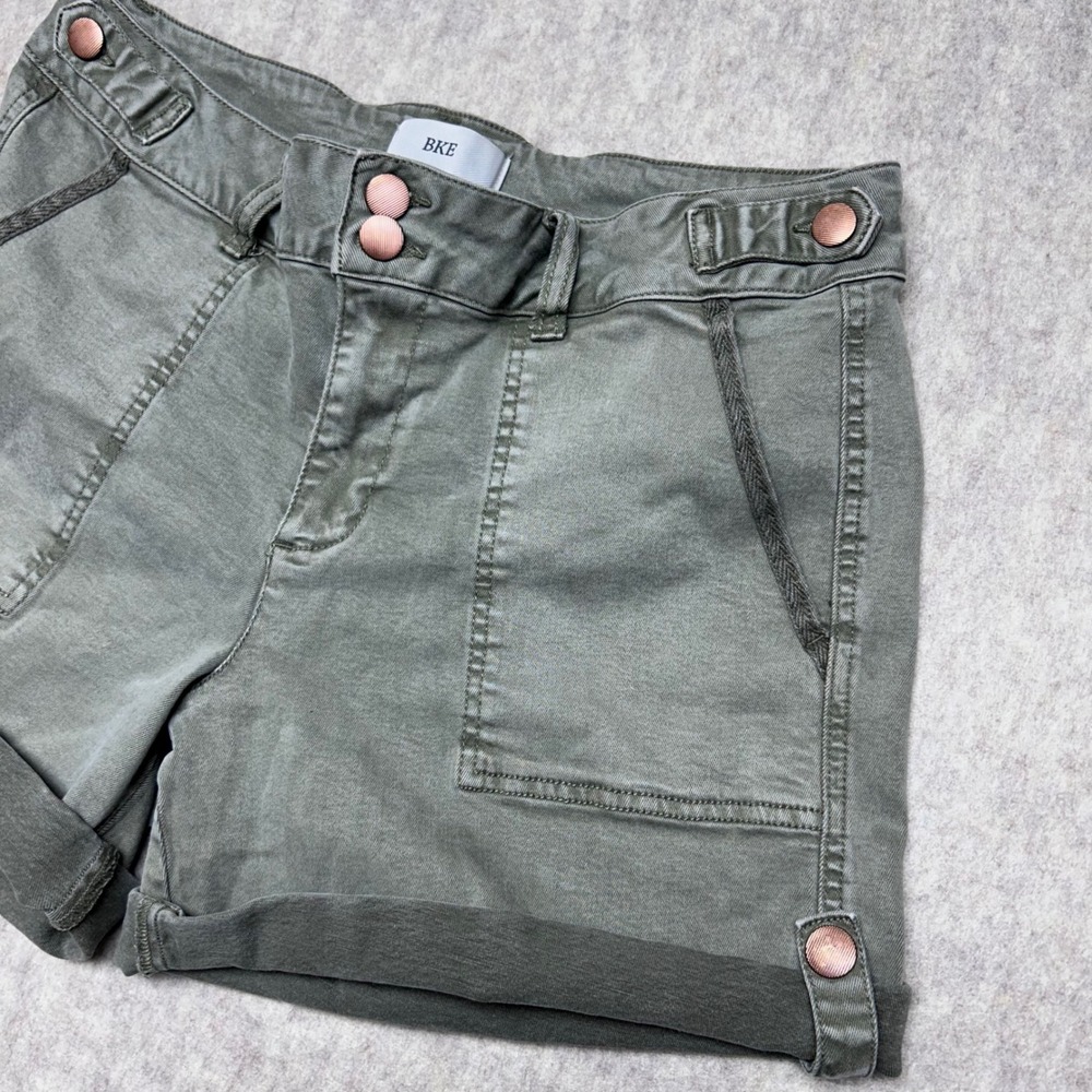 BKE Olive‎ Green Utility Cuffed Shorts Women's Size 29 Button Fly Cargo Pockets